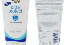 Banana Boat Ultra Protect Sunscreen Lotion-SPF30-Aloe-Vera-Contains Vit E & C-Lightweight-Water resistant-Avotriplex Formula-UVA/UVB Protection-Quick Absorption-Non Greasy-Prevent Sunburn-90ML